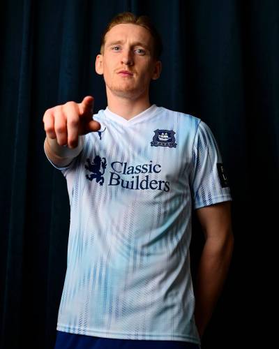 plymouth_argyle_26_27_puma_away_kit_b.jpeg