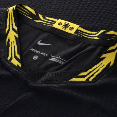 chelsea_26_27_nike_away_kit_02a.jpg