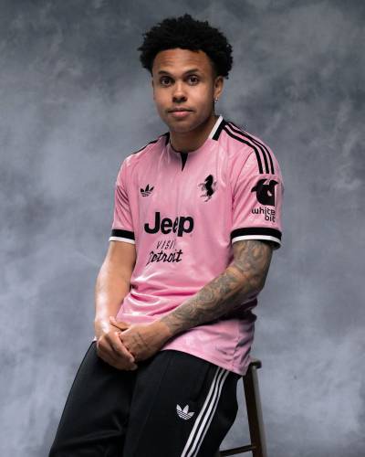 juventus_26_27_ adidas_away_kit_a.jpeg