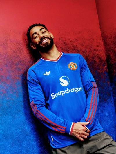 manchester_united_26_27_adidas_away_kit_a.jpg