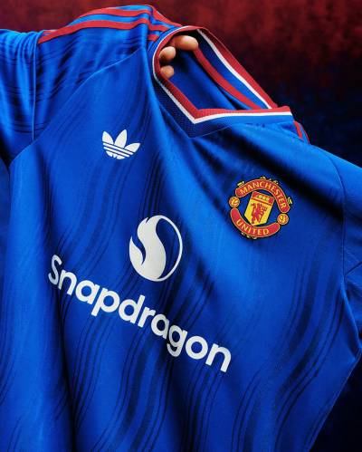 manchester_united_26_27_adidas_away_kit_c.jpeg