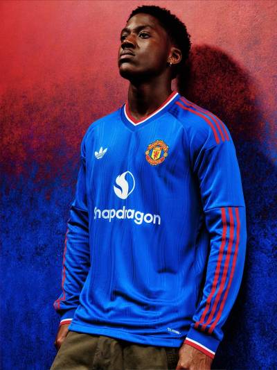 manchester_united_26_27_adidas_away_kit_f.jpg