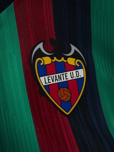 levante_ud_26_27_macron_third_kit_2.jpg