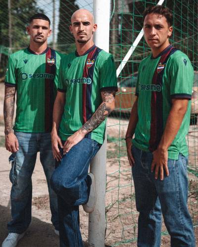 levante_ud_26_27_macron_third_kit_b1.jpg