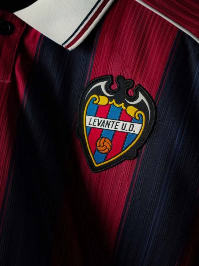 levante_ud_26_27_macron_home_kit_c.jpg