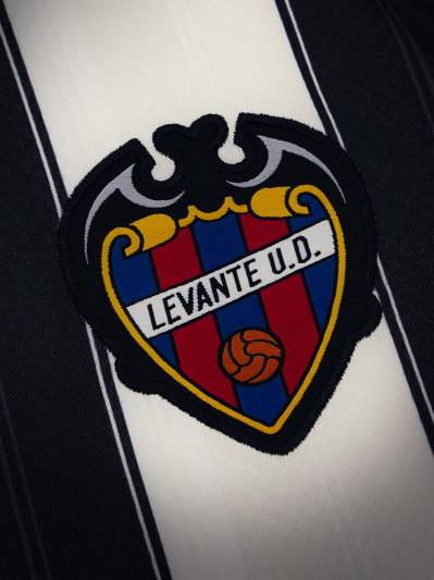 levante_ud_26_27_macron_away_kit_6.jpg