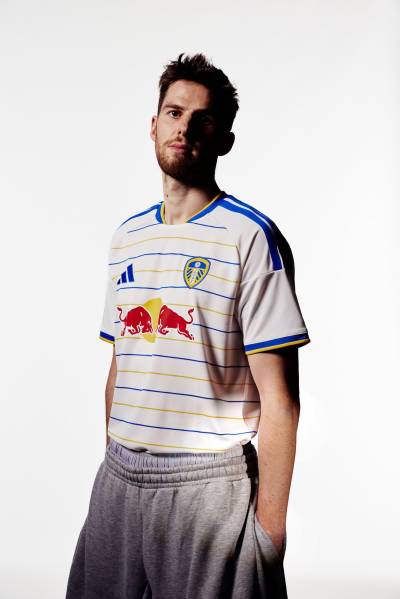 leeds_united_26_27_adidas_home_kit_a.jpeg