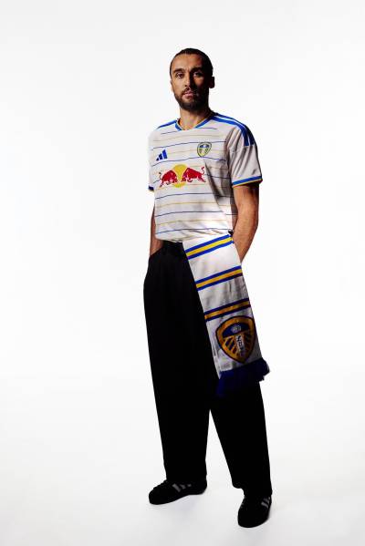 leeds_united_26_27_adidas_home_kit_f.jpeg