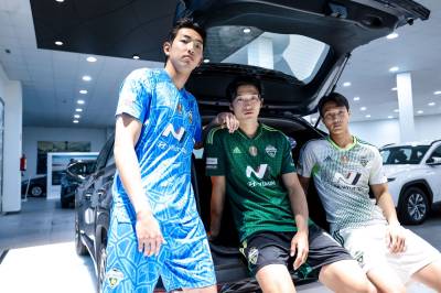 jeonbuk_hyundai_2023_adidas_home_away_shirts_a.jpg