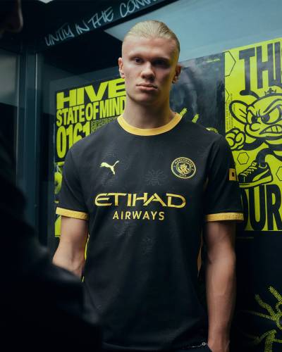 manchester_city_26_27_away_puma_kit_a.jpeg