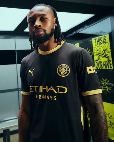 manchester_city_26_27_away_puma_kit_b.jpeg