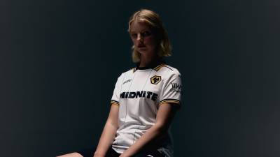 wolverhampton_wanderers_26_27_away_sudu_kit_h1.jpg