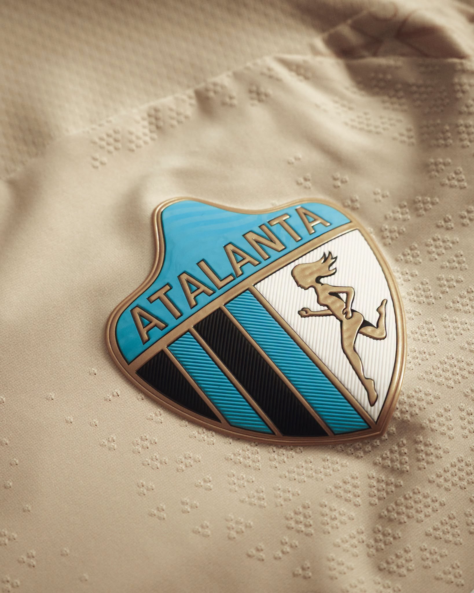 atalanta_26_27_new_balance_third_kit_c.jpeg