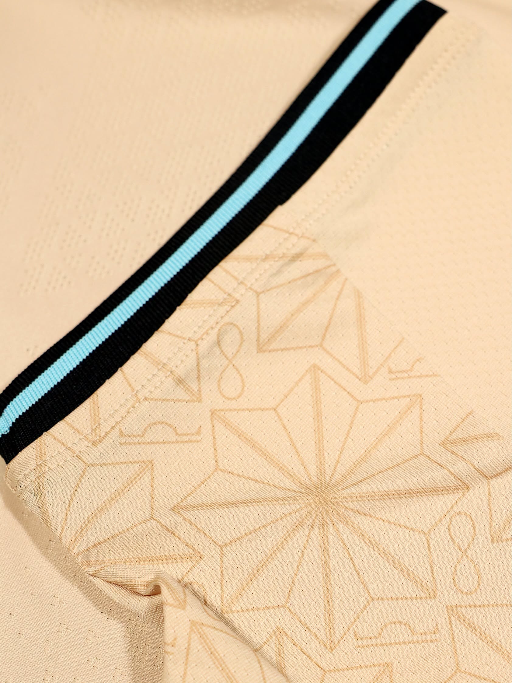 atalanta_26_27_new_balance_third_kit_f.jpeg