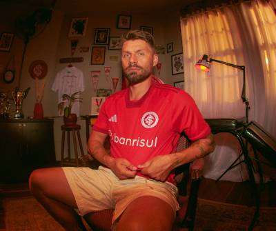 sc_internacional_2023_2024_adidas_home_kit_1.jpeg