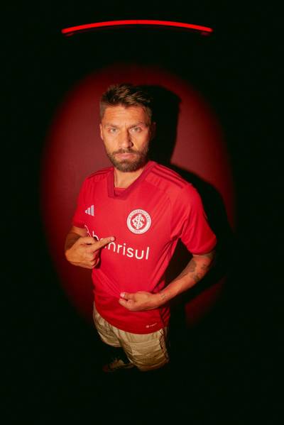 sc_internacional_2023_2024_adidas_home_kit_3.jpeg