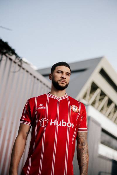 bristol_city_2023_2024_oneills_home_kit_e.jpeg