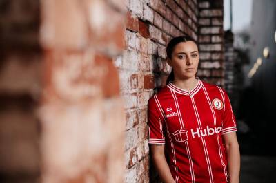 bristol_city_2023_2024_oneills_home_kit_g.jpeg