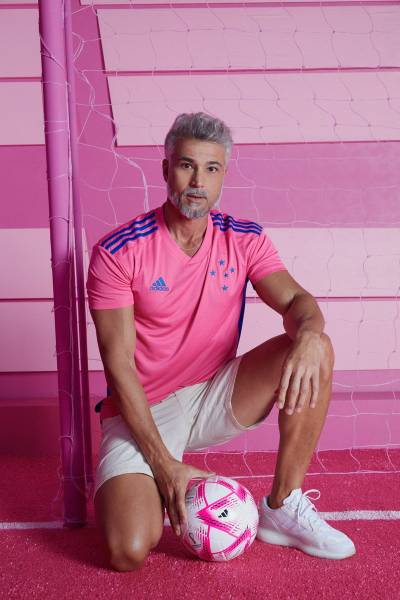 cruzeiro_2022_pink_october_shirt_a.jpeg