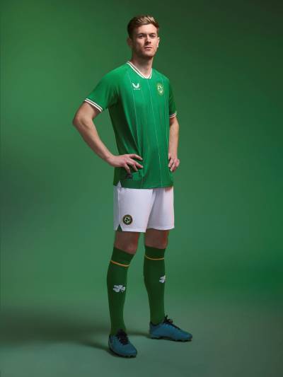 ireland_2023_castore_home_kit_4.jpeg