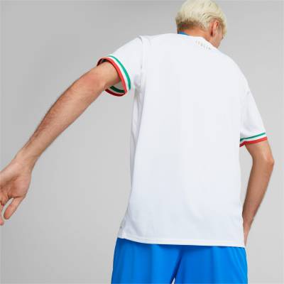 italy_2022_puma_away_kit_5.jpeg