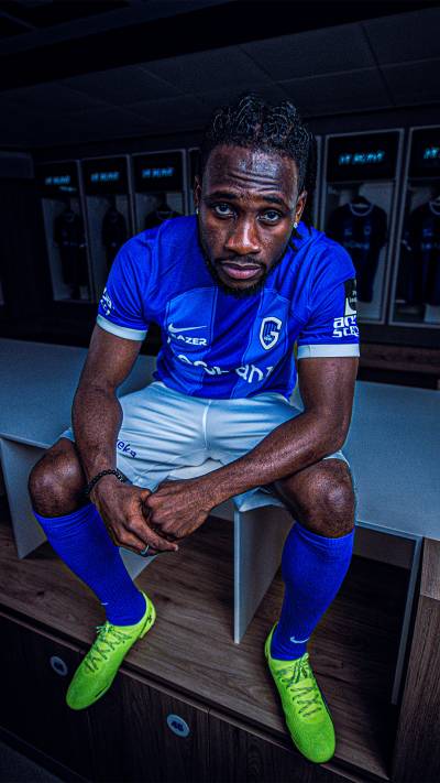 krc_genk_2023_24_nike_home_kit_d.jpeg