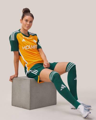 ifk_norrkoping_2023_adidas_third_kit_b.jpeg