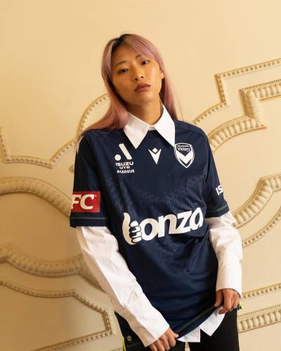 melbourne_victory_2022_macron_home_kit_a.jpg