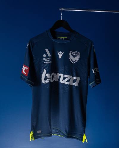 melbourne_victory_2022_macron_home_kit_f.jpeg