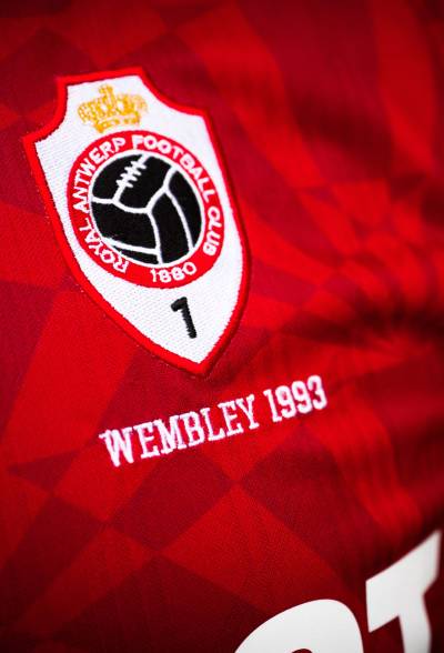 royal_antwerp_2023_jako_wembley_shirt_6.jpg