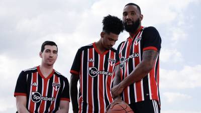 sao_paulo_2023_24_adidas_away_kit_c.jpeg