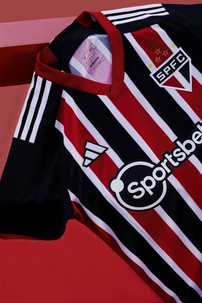 sao_paulo_2023_24_adidas_away_kit_f.jpeg