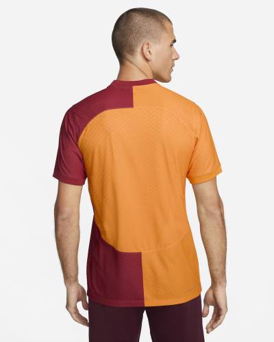 galatasaray_2023_24_nike_home_kit_2.jpeg