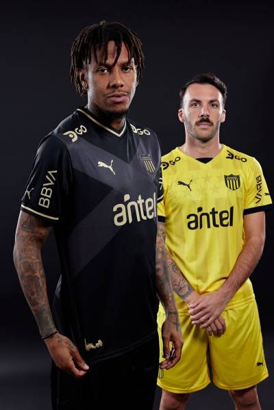 penarol_2023_24_puma_away_and_third_kits_b.jpeg