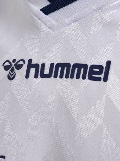 agf_2023_24_hummel_home_kit_f.jpg