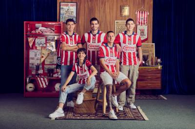 chivas_2023_puma_home_kit_1.jpeg