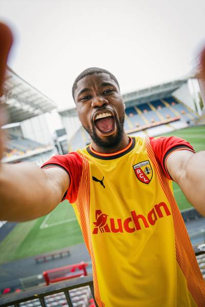 rc_lens_2023_24_puma_home_kit_2.jpg