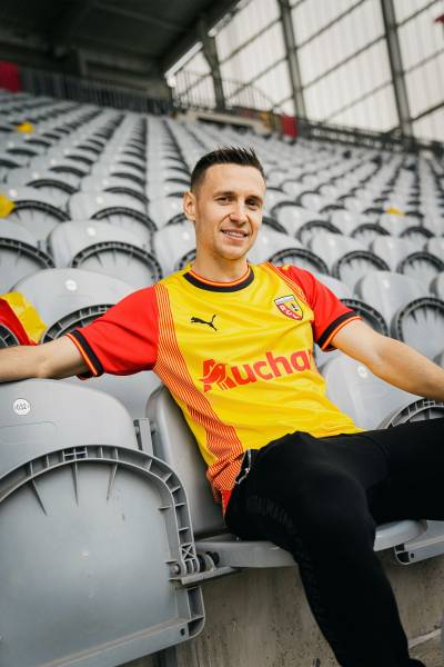 rc_lens_2023_24_puma_home_kit_3.jpg