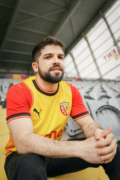 rc_lens_2023_24_puma_home_kit_7.jpg