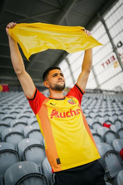 rc_lens_2023_24_puma_home_kit_8.jpg