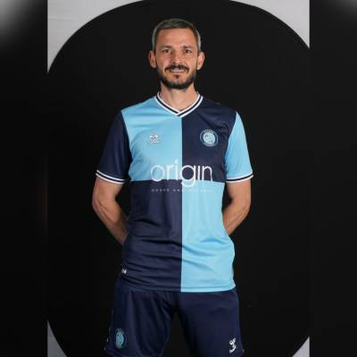 wycombe_wanderers_2023_24_hummel_home_kit_b.jpeg