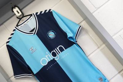 wycombe_wanderers_2023_24_hummel_home_kit_c.jpeg