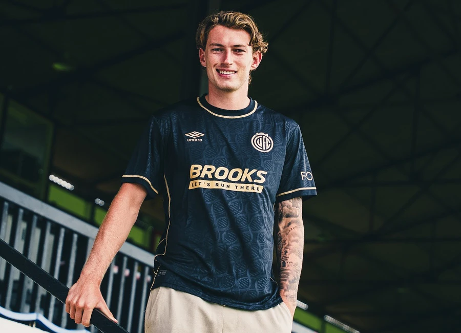 Cambridge United 25/26 Umbro Third Kit