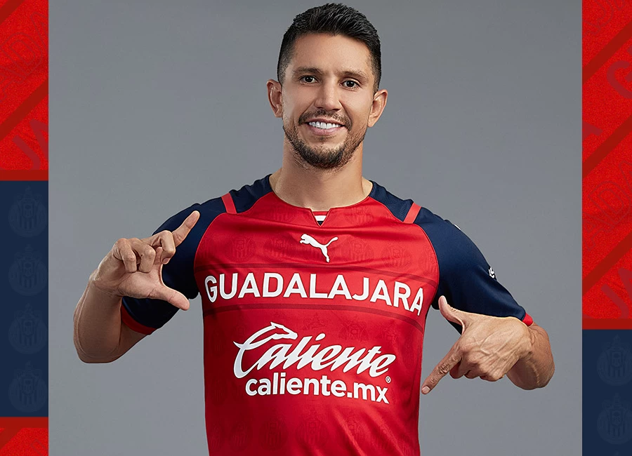 CD Guadalajara 2021-22 Puma Third Kit