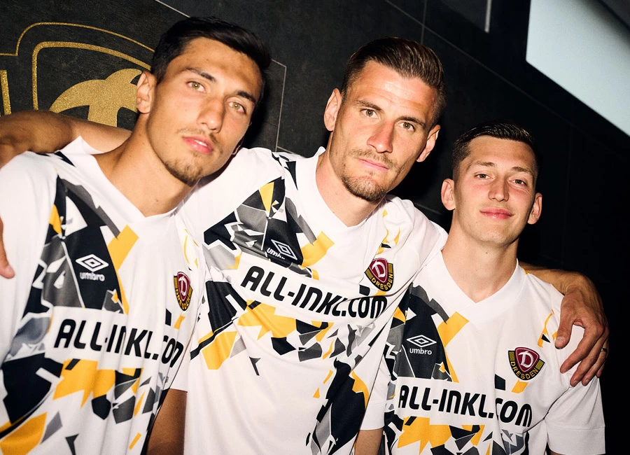 Dynamo Dresden 2022-23 Umbro Away Kit