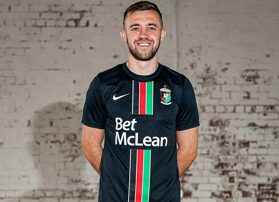 Glentoran 2022-23 Nike Away Kit