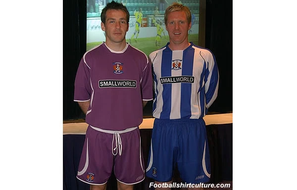 New Kilmarnock 08-09 Home & Away football kits