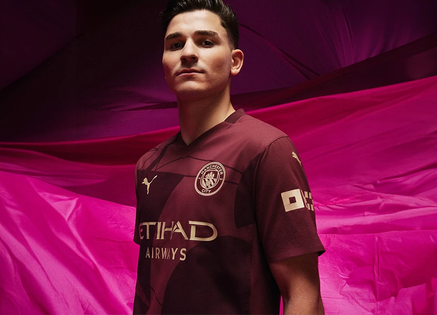 Manchester pink kit on sale