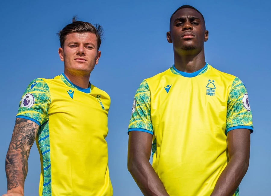 Nottingham Forest 2022-23 Macron Away Kit