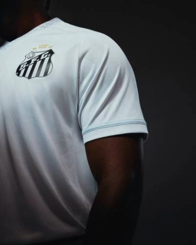 santos_2025_umbro_home_kit_c.jpg